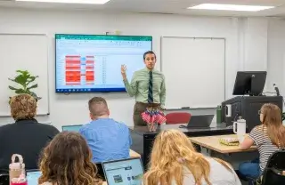 web-featured-frank-orlando-professor-teaches-class